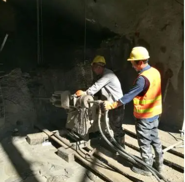 莲池水下抗分散灌浆料特点 水下不分散注浆料介绍