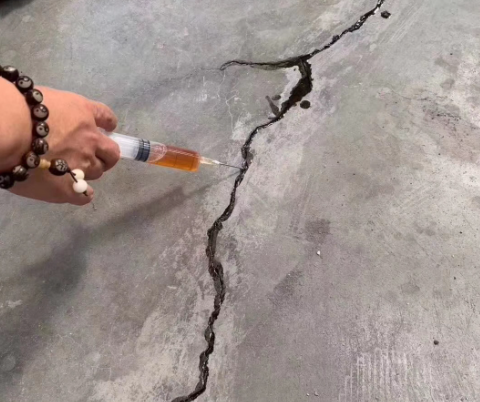 莲池混凝土裂缝修补技术详解​