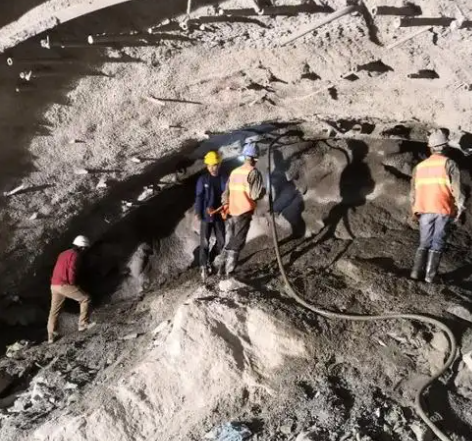 莲池拱顶带模注浆料的施工流程及注意事项